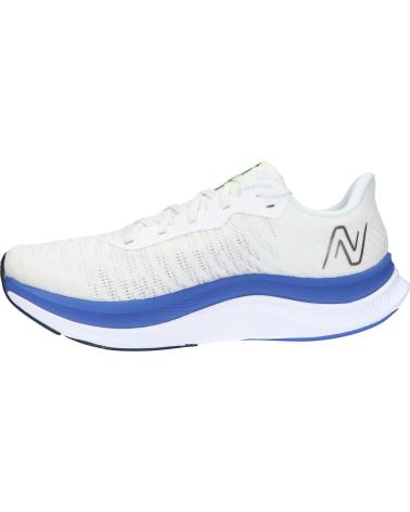 Sportivo NEW BALANCE  per Uomo MFCPRCW4 FUELCELL PROPEL V4  WHITE